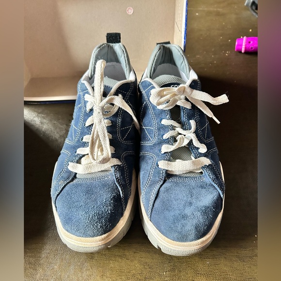 Converse Men’s One Star 2000’s Blue and White Suede Athletic Sneakers - Picture 3 of 16